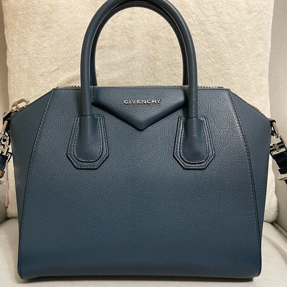 Givenchy Small Antigona Bag - Authentic - Picture 2 of 9